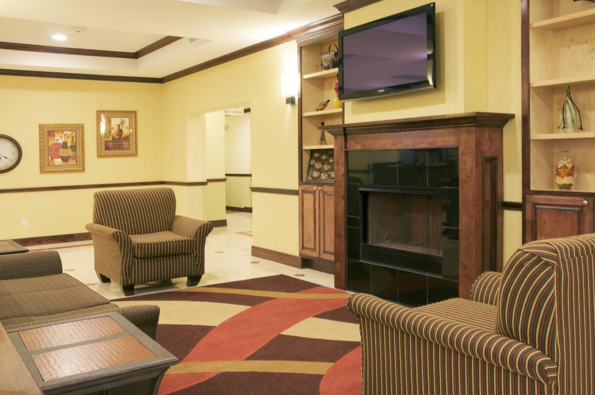 Holiday Inn Express Hotel & Suites Winnie By Ihg Exterior photo